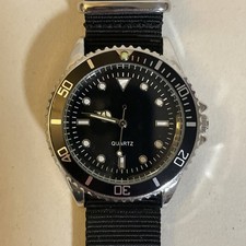 Orologio datario al quarzo