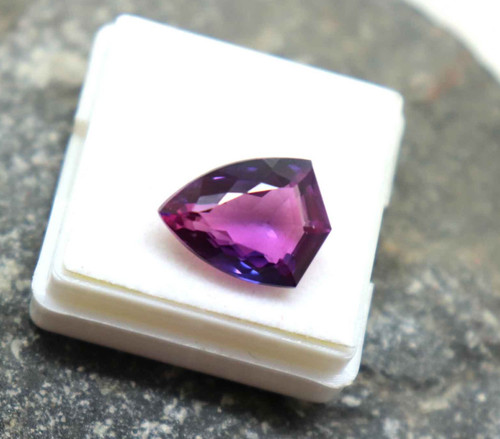 Gemma tanzanite viola - gemma,