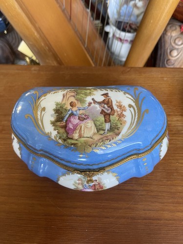 Scatola porcellana blu