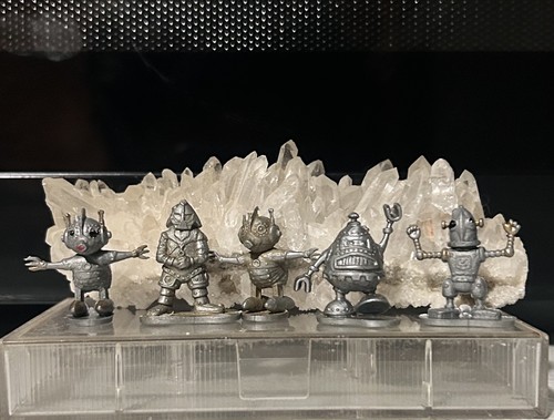 Spacemen robots moon - ,