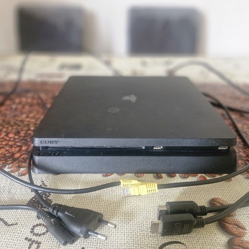 Ps4 slim 500go - slim, red