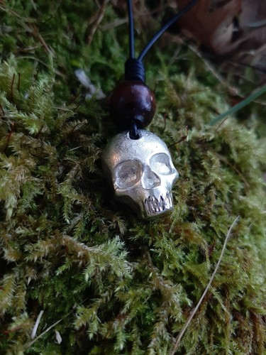 Collana con ciondolo - teschio,