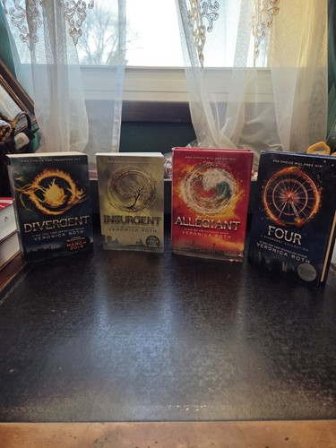 Veronica roth divergent - divergent, series