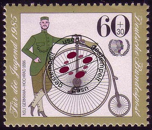 1243 giovani biciclette - giovani,