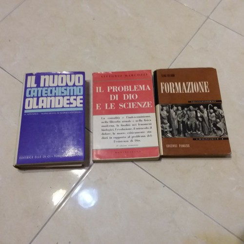 Tre libri religiosi - libri,