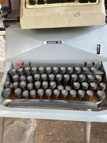Macchina scrivere olivetti - da,