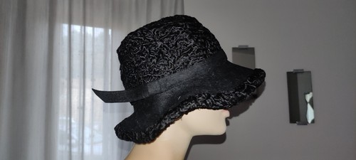 Cappello pelliccia di - in,