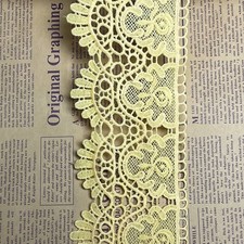 Bordo in pizzo ricamato con