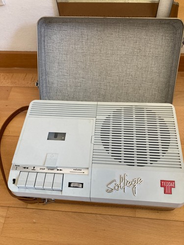 Vecchio lettore musicassette