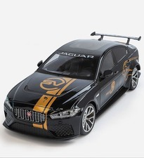 Modellino auto 1:18 Jaguar XE