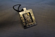 Ciondolo Maya Haxaku (Abbondanza e Speranza), Acciaio e Oro, ZOPPINI Firenze