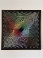 String Art con fili colorati