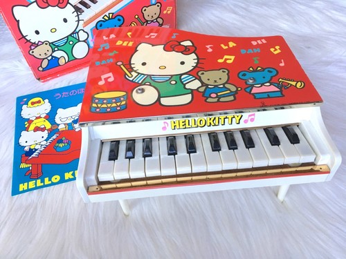 Pianoforte giocattolo vintage