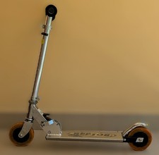 Monopattino Reptor Loops in