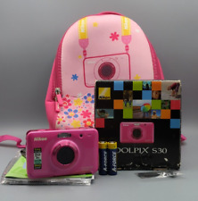 Nikon Coolpix S30 Digital Compact Camera Waterproof 3m Pink 10,1MP, Box Backpack