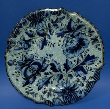 N.1 piatto fondo, Molaroni Pesaro,  1932, diametro 25,5 cm, h 3 cm.