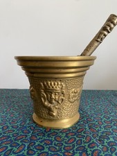 Antico mortaio in bronzo con il pestello ALTEZZA 13 CM E DIAMETRO 16 CM