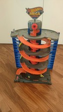 Hot Wheels city mega garage