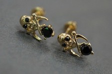 Orecchini in vero oro giallo 14 kt con zirconi neri pericolo teschio vite sul retro borchie