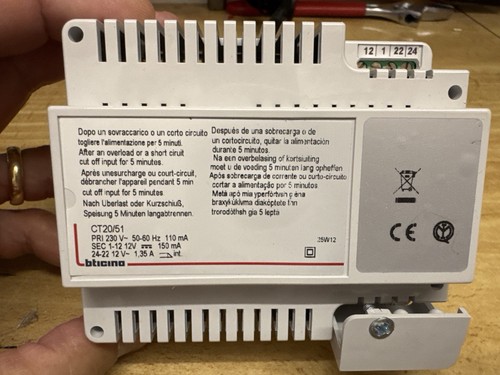Alimentatore citofonico - alimentatore,