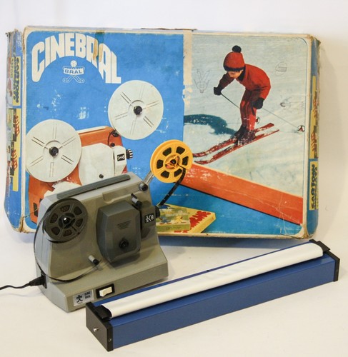 Proiettore cinebral con - proiettore,