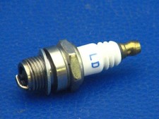 Candela di accensione adatta per motosega Einhell Royal RPC2045