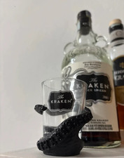 bicchiere shot rum kraken