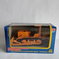 Gruppo ripper trattore