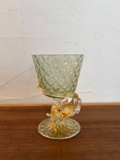 Bicchiere da vino dorato in