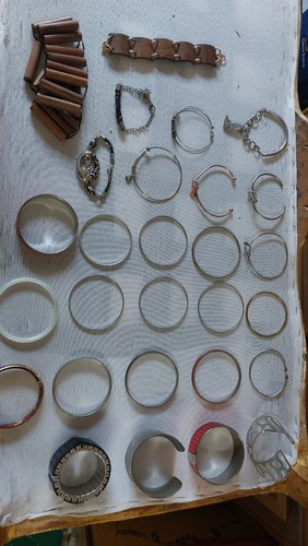 Lotto pezzi bigiotteria - 28,