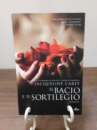 Jacqueline carey bacio - jacqueline, il