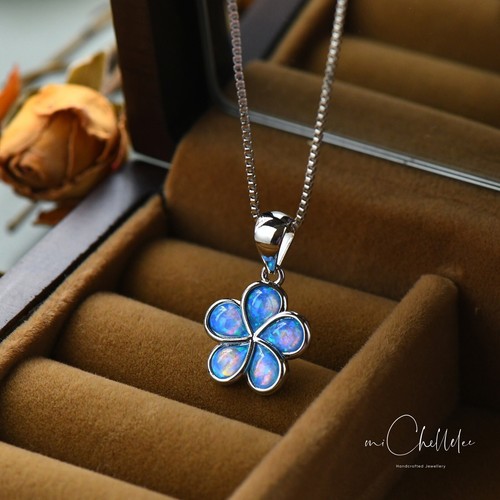 Collana con ciondolo - , fiore