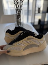 adidas yeezy 700 v3 alvah