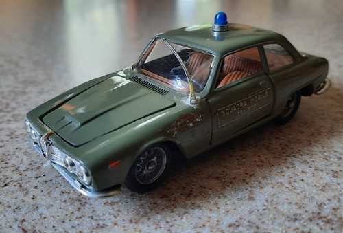 Politoys alfa romeo - m, 2600