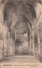 33 Saint-Émilion, Église