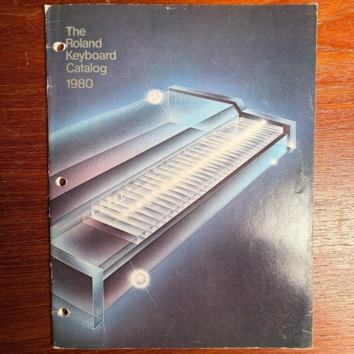 Vintage the roland keyboard - vintage,