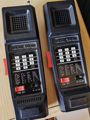 Walkie talkie combat - walkie,