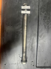 PERNO RUOTA POSTERIORE APRILIA DORSODURO 750 ANNO 2010 SERIE 2009 2014