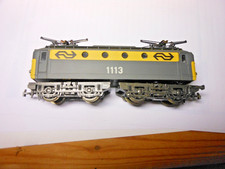 Locomotore elettrico olandese della Rivarossi in scala 1:80.