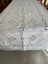 Lunghissima tovaglia / corsia