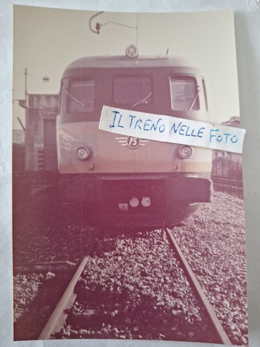 Fotografia deposito locomotive - fotografia,