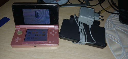 Nintendo 3ds console - nintendo, rosa