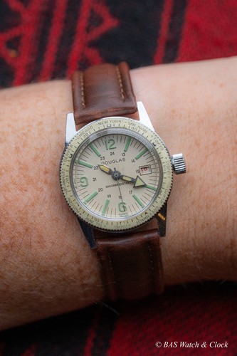 Vintage douglas wolbrook - by,