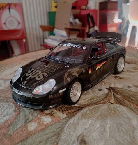 Bburago porsche carrera - 1/18,
