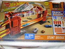 Mattel Hot Wheels Track
