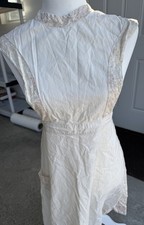 Grembiule bavaglino antico