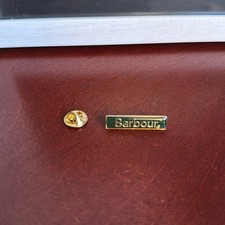 Spilla Barbour smaltata verde