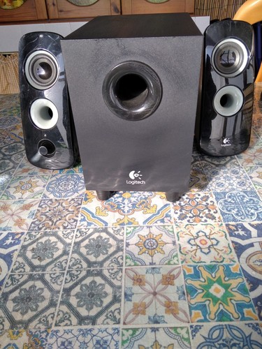 Surround logiteh 323 - surround,