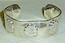 Insolito bracciale vintage in argento alpaca, anni '70