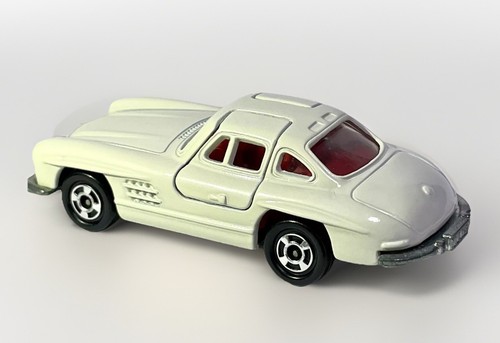 Tomica mercedes benz - mercedes,